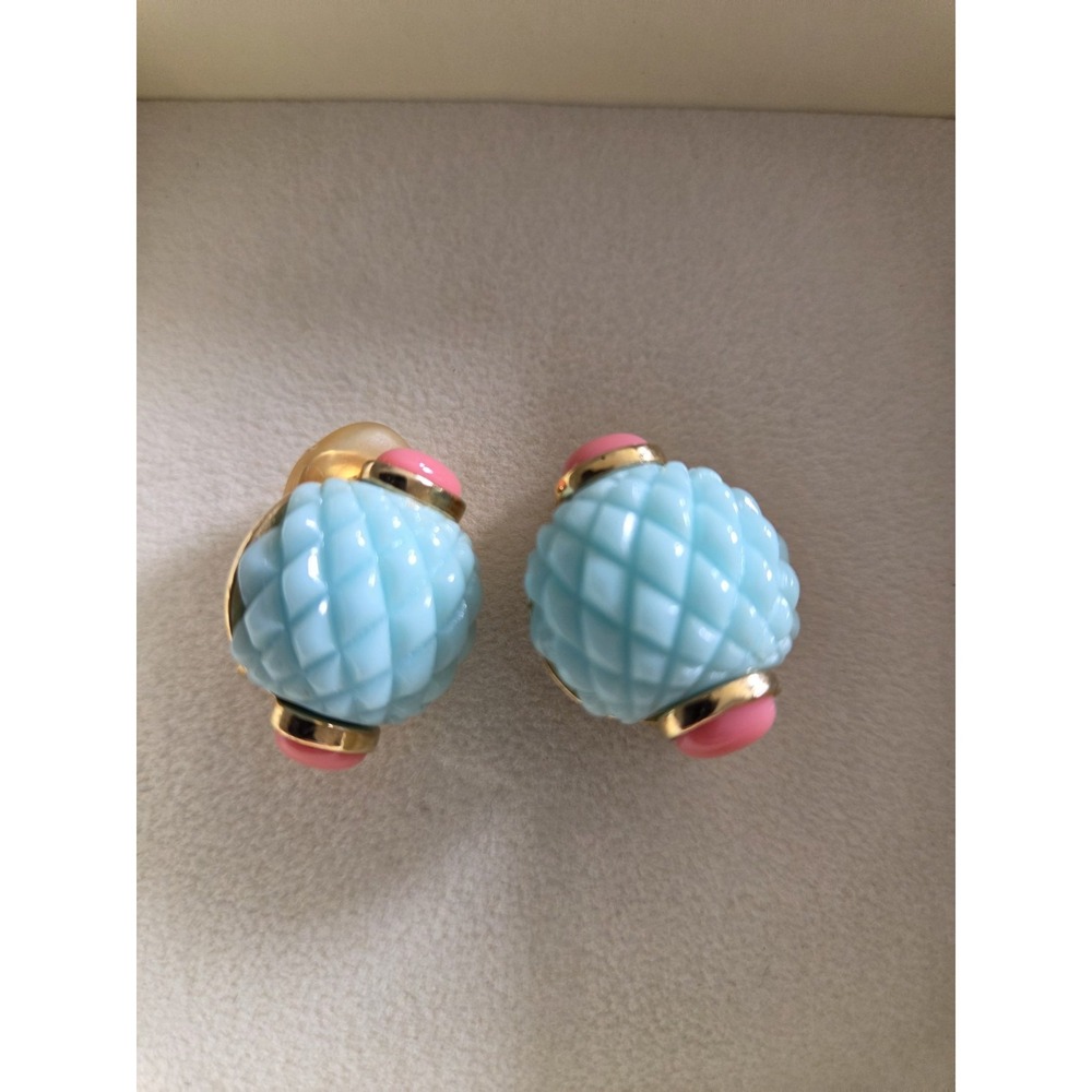 Vtg Replica clip on earrings